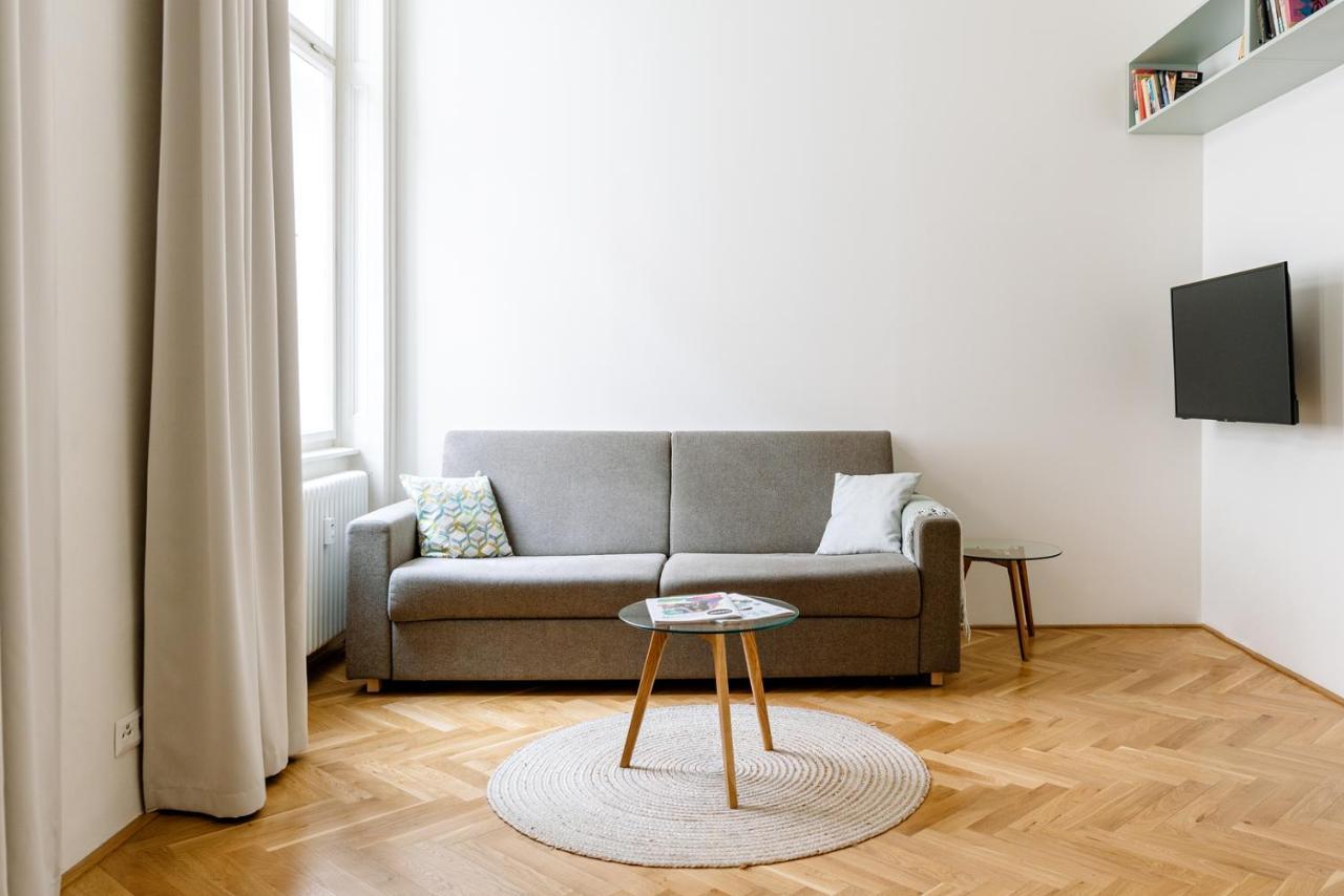 Apartment Brno דירה *